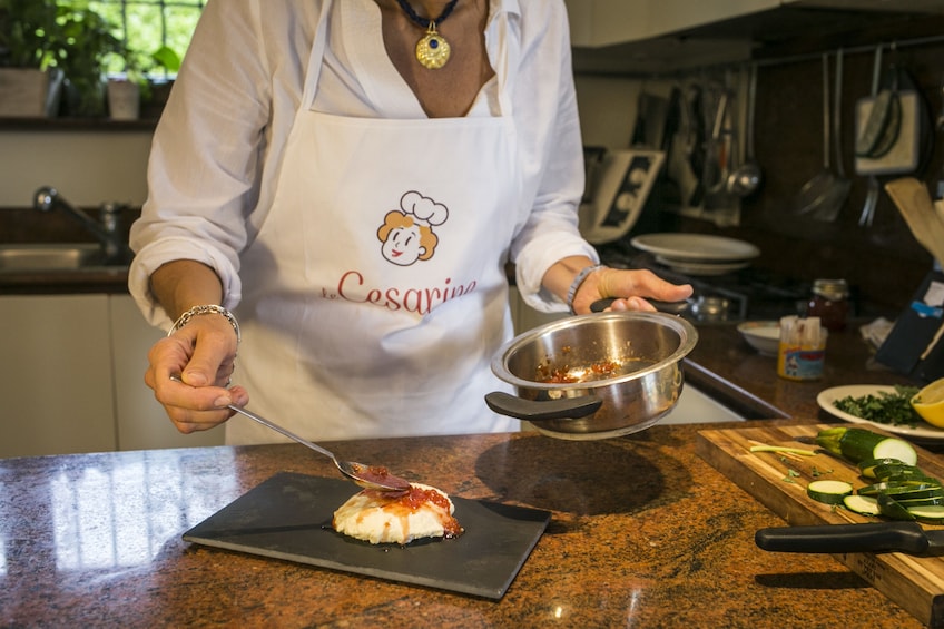 Dining experience at a Cesarina's home in Como