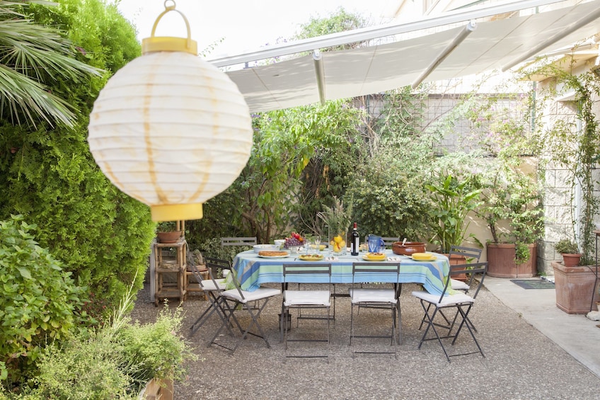 Dining experience at a Cesarina's home in Como