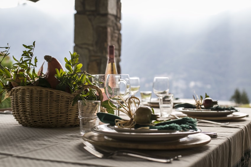 Dining experience at a Cesarina's home in Como