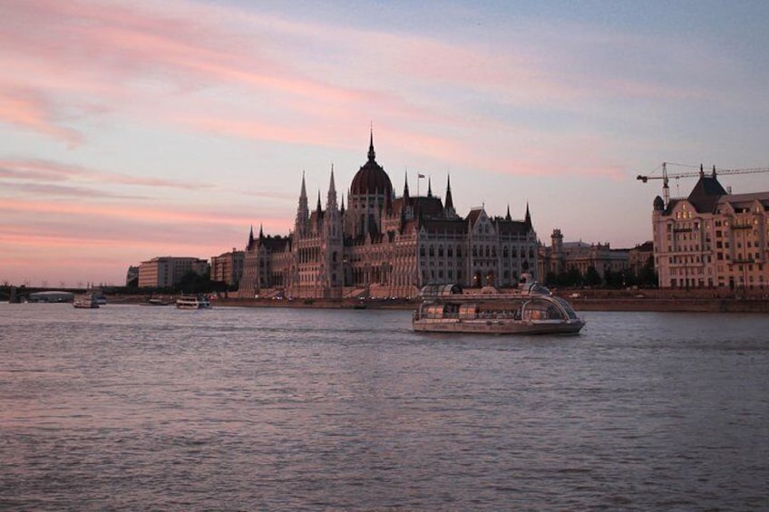 Budapest Danube River Evening Sightseeing Cruise by Legenda City Cruises