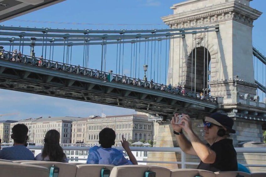 Budapest Danube Sightseeing Cruise with Drink and Audio Guide