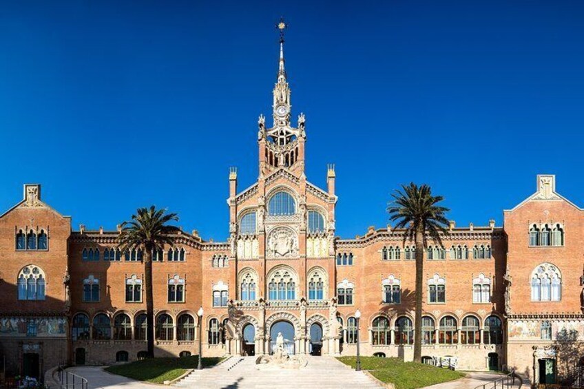 Main entrance of the Sant Pau Art Nouveau site