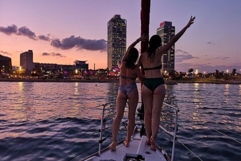 2 Hours Private Sailing Tour for Family and Friends