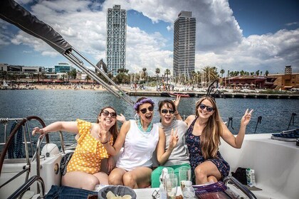 巴塞罗那私人帆船之旅，为家人和朋友提供饮品