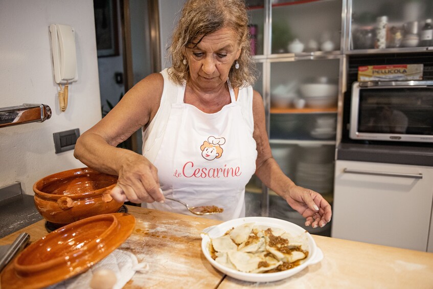 Dining experience at a Cesarina's home in Lucca