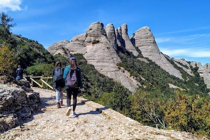 Montserrat klostertur och naturskön vandring utanför den inslagna stigen