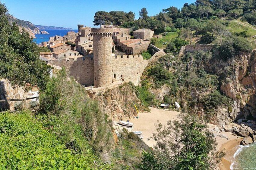 Costa Brava Small Group with Hotel Pick-Up and Panoramic Boat Ride