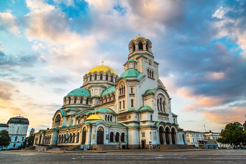 Sofia Guided Walking City Tour with Traditional Breakfast