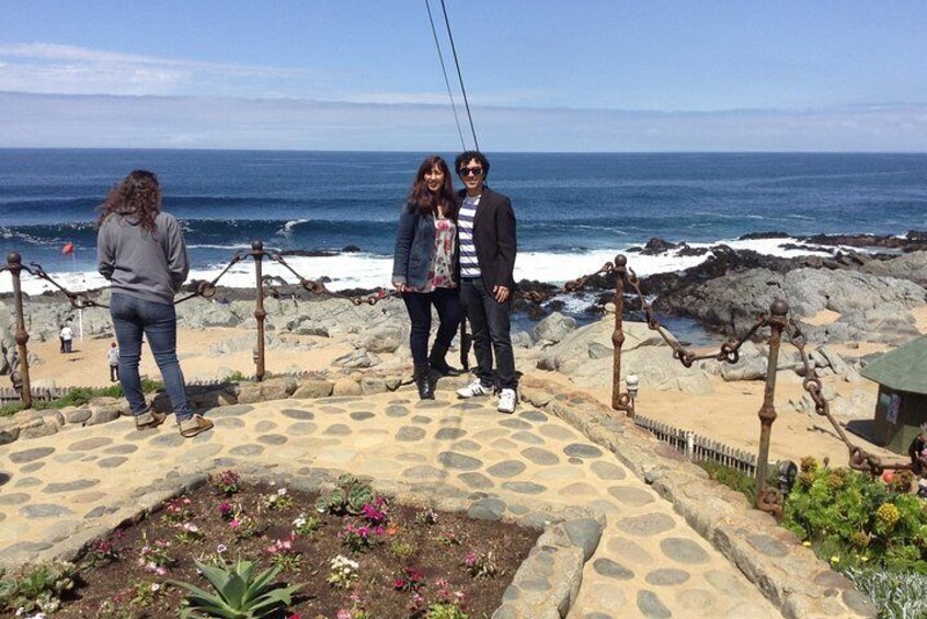 Santiago: Private full day tour Pomaire & Isla Negra, include entrace