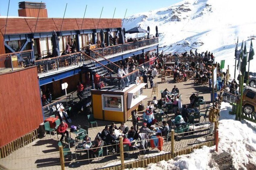 Santiago: Full day panoramic tour to ski resort Valle Nevado