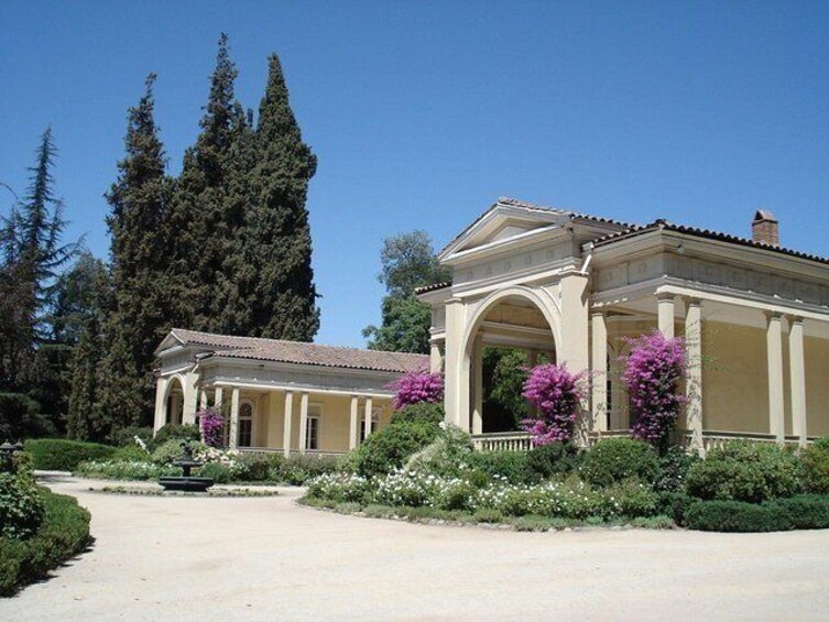 Santiago Full day tour to Maipo Valley, include entraces