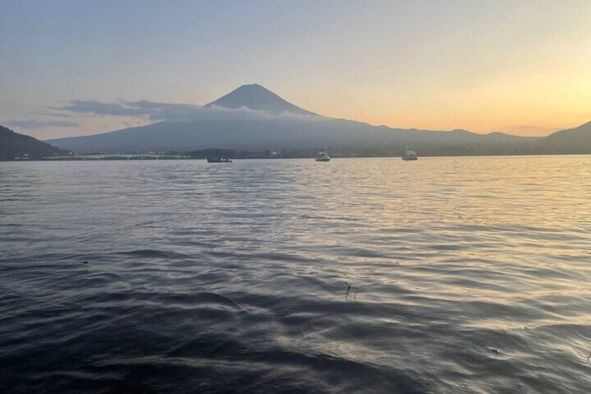 Mt Fuji Private customize tour with English speaking Driver 