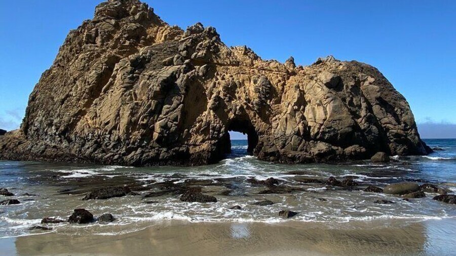 Keyhole Arch at Pfeiffer Beach