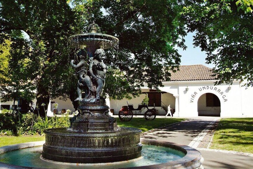 Full Day Trip to Isla Negra, Pomaire & Undurraga Vineyard - Small Group
