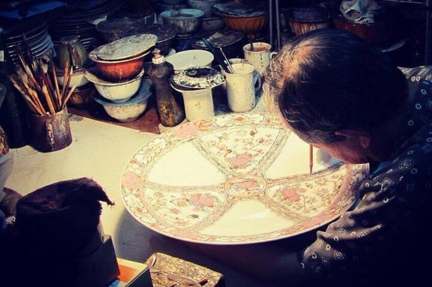 Ceramic painter