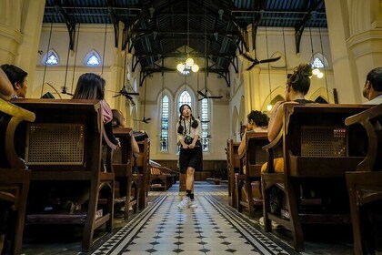 Between Two Systems: Hong Kong's Living History Tip Based Tour