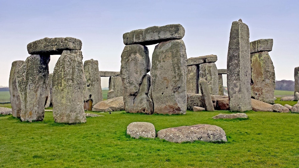 Stonehenge-Bath & Winchester Cathedral Private Tour 