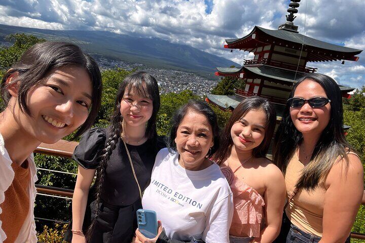 Private Car Mt Fuji and Gotemba Outlet in One Day from Tokyo