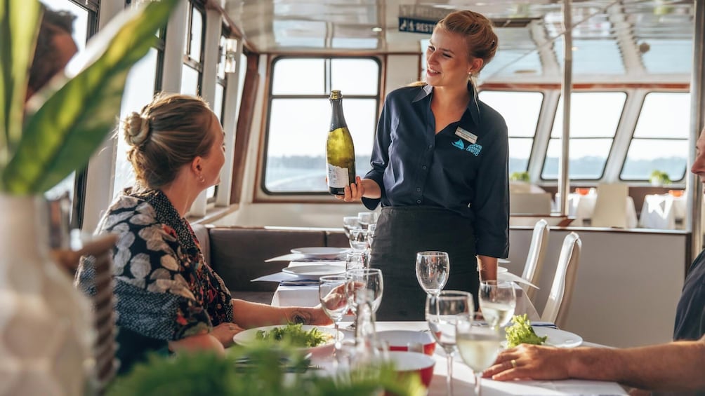 'Charles Darwin' Dinner Cruise