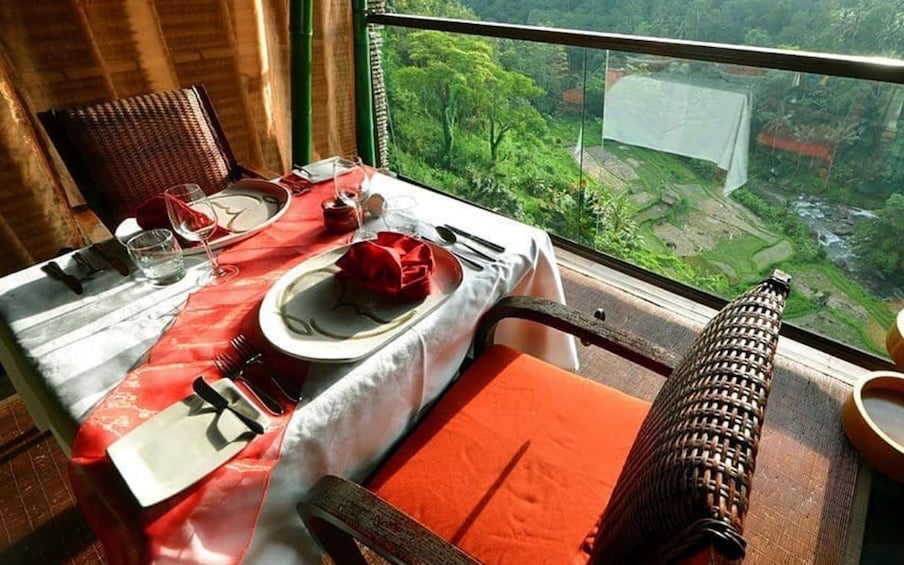 Eagle Nest Romantic Dining In Ubud