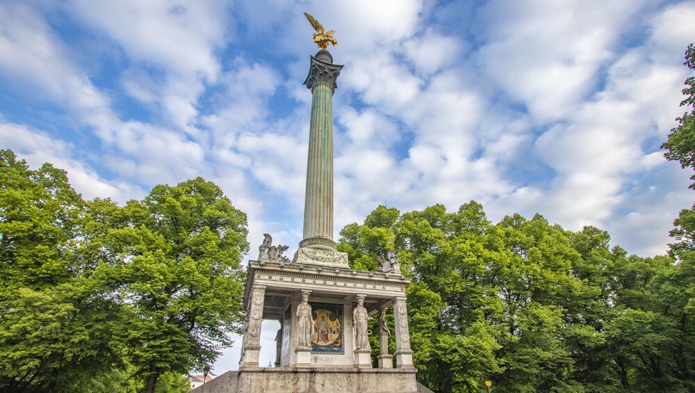Experience Munich’s Exciting Nightlife with a Local