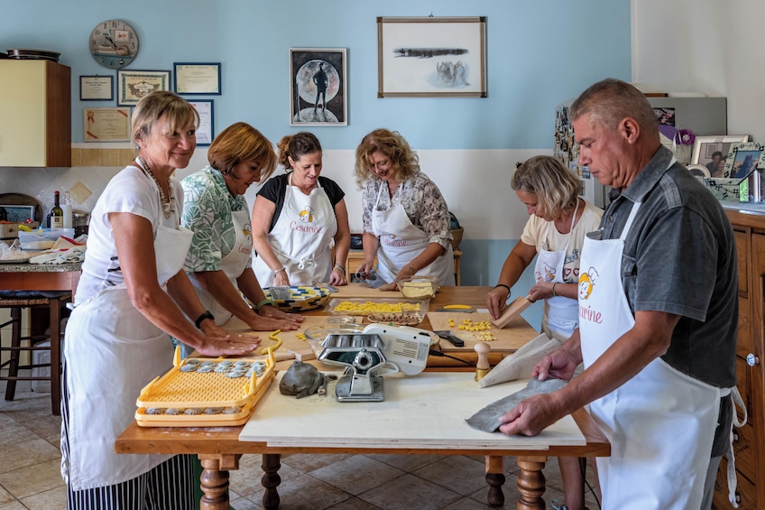 Pasta-making class at a local's home with tasting in Bari