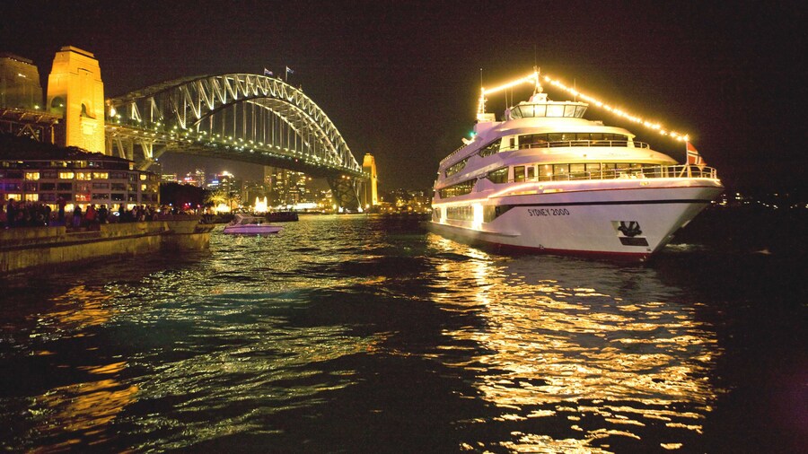 Sydney Harbour Gold Dinner Cruise