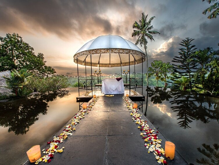 Infinity Amore Romantic Dining in Ubud