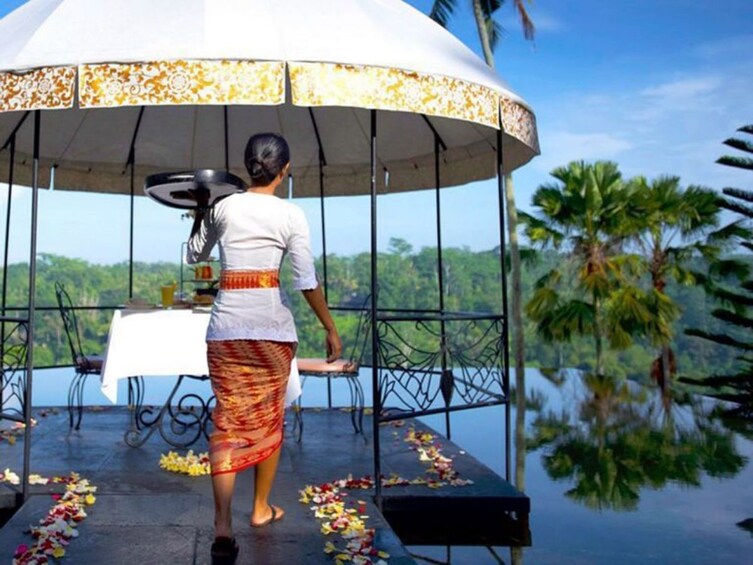 Infinity Amore Romantic Dining in Ubud