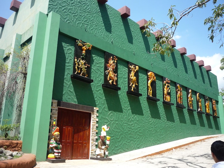 Show item 1 of 7. Cihuatan ruins & private Archeology museum Tesak