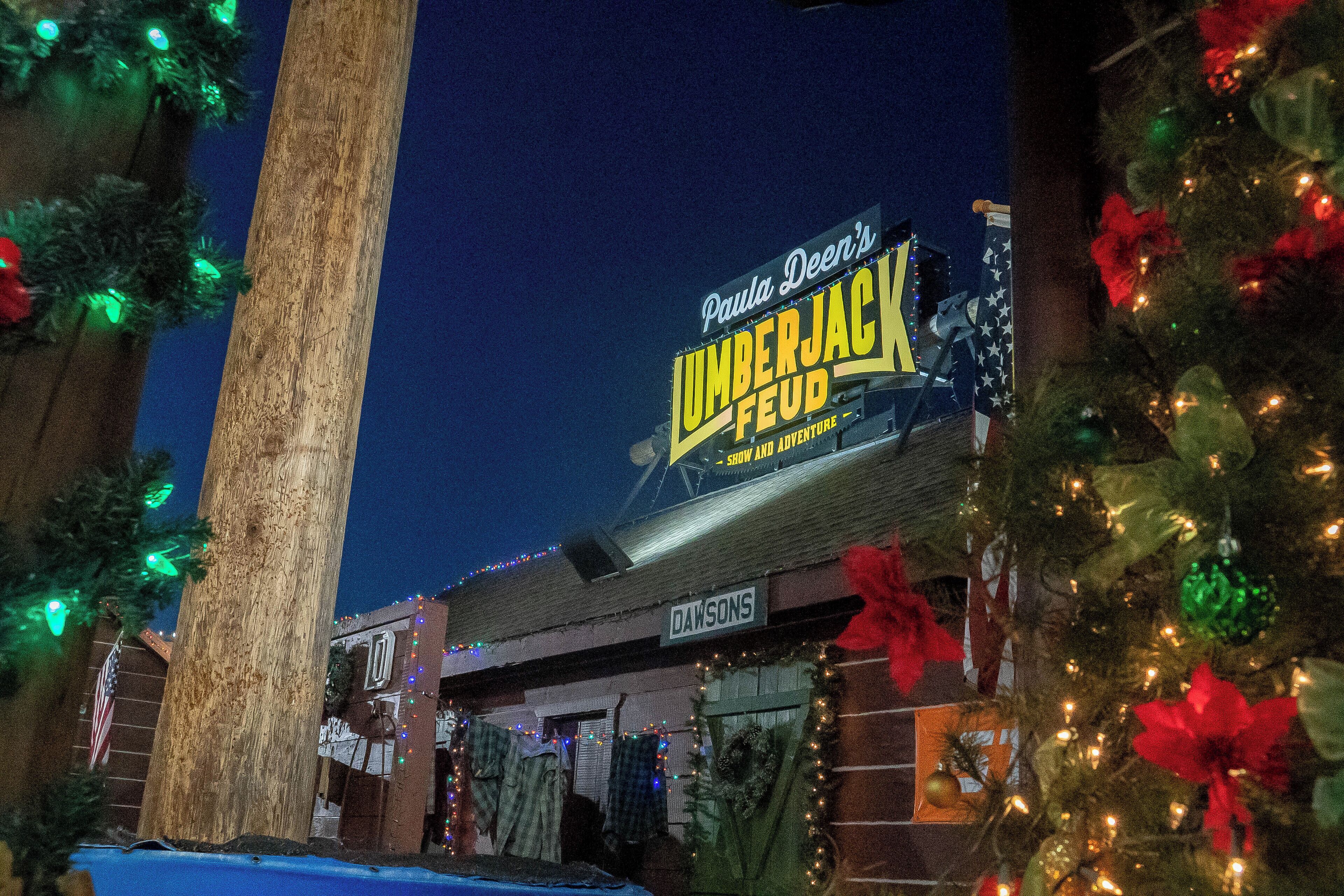 Paula Deen's Lumberjack Feud Christmas Supper Show- All You Can Eat!