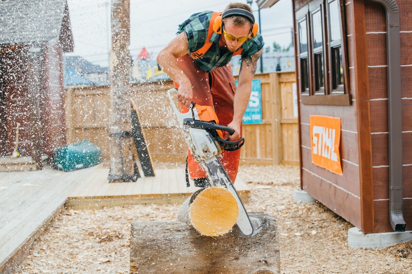 Paula Deen's Lumberjack Feud Show