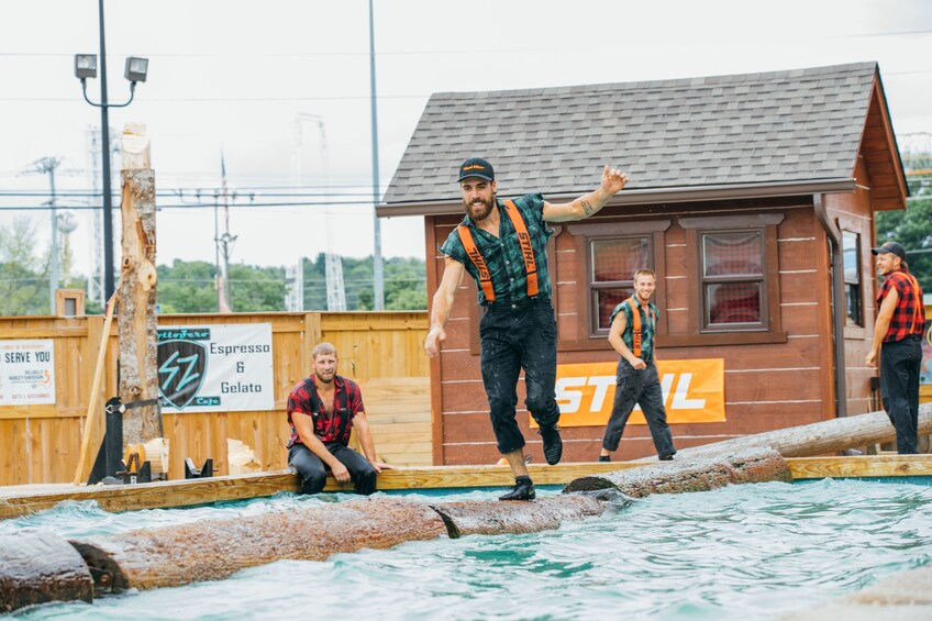 Paula Deen's Lumberjack Feud Show