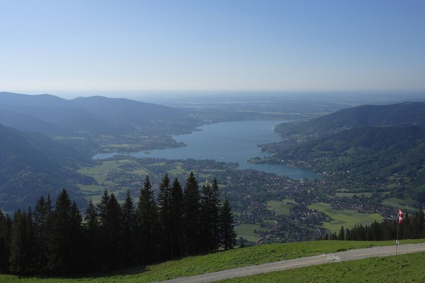 Tour to Lake Tegernsee w/ boat cruise (8h, chauffeur, guide)