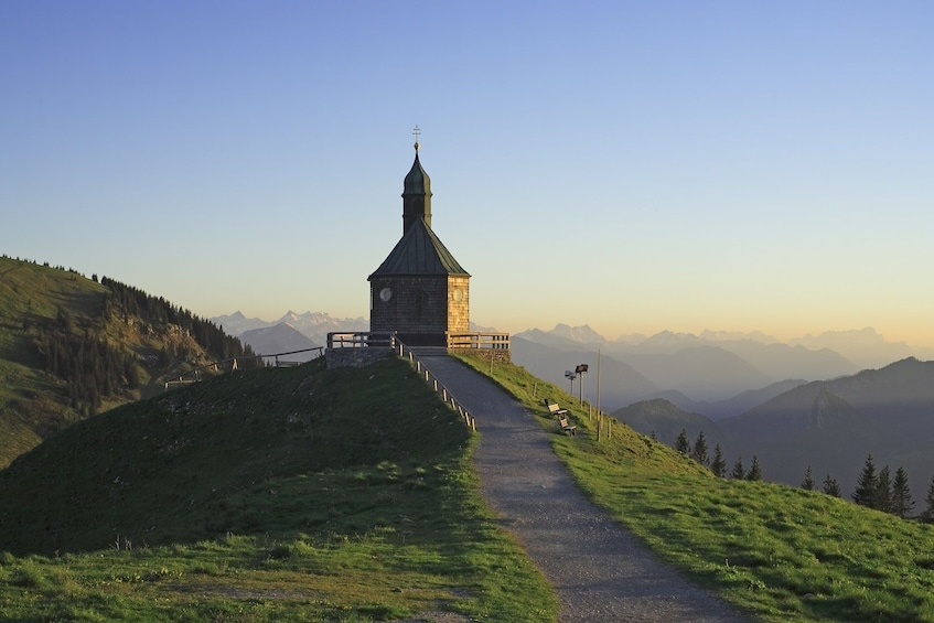 Tour to Lake Tegernsee w/ boat cruise (8h, chauffeur, guide)