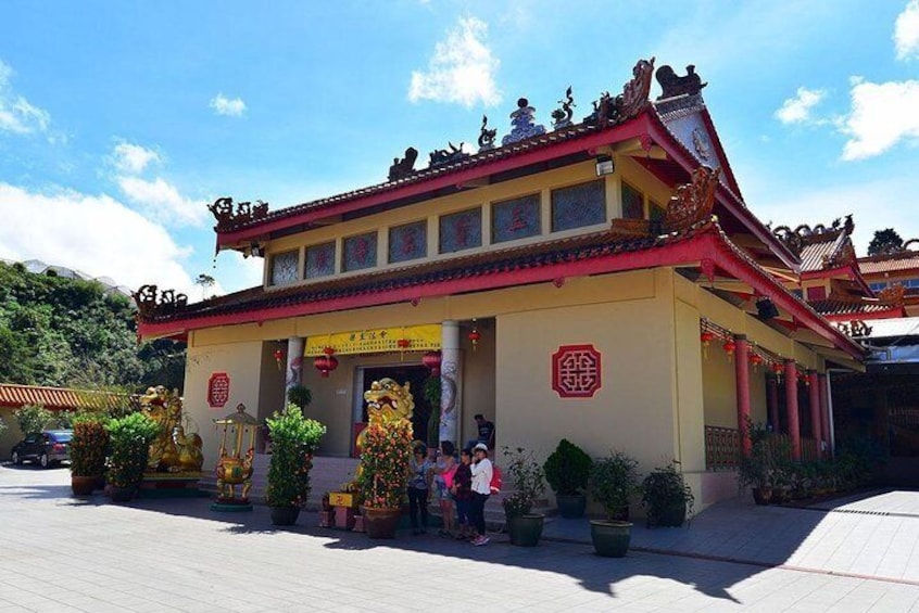 Sam Poh Temple