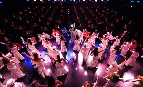 Calypso Cabaret: A Dazzling and Colorful Live Experience