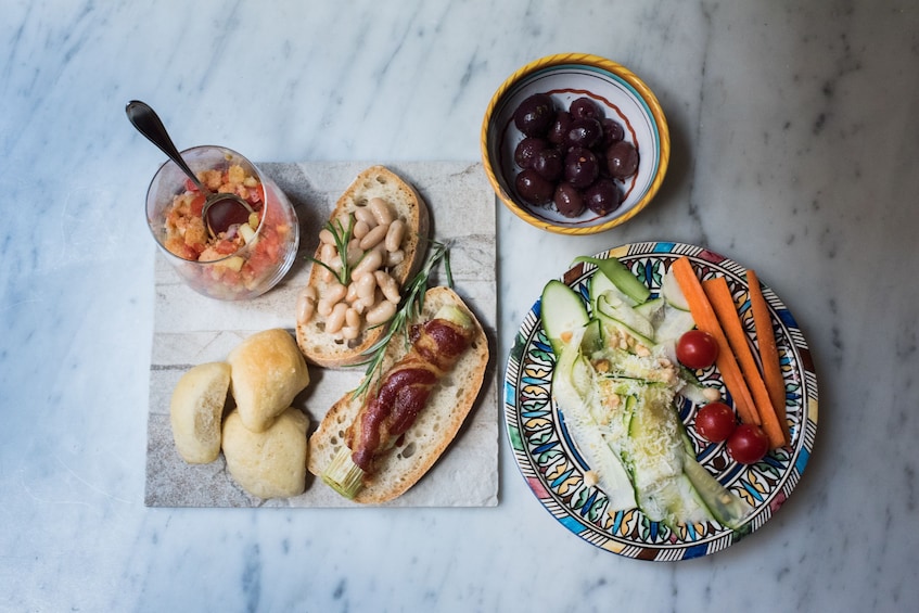 The art of the Aperitivo with a Cesarina in Montepulciano