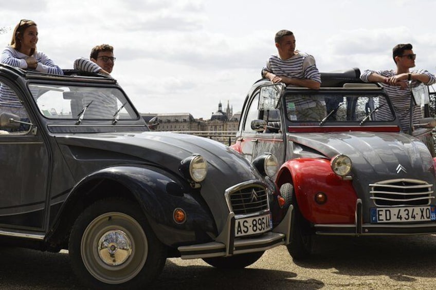 Private Bordeaux tour in a 2CV vintage car with wine tasting 