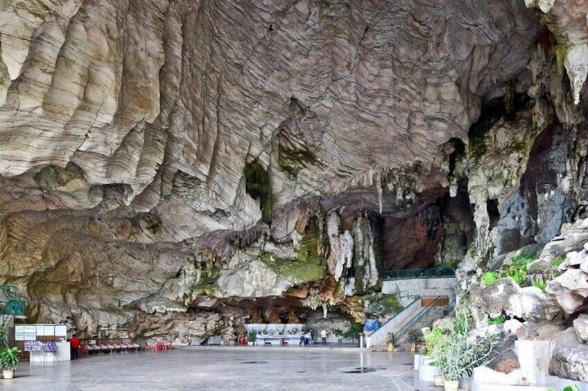 Kek Lok Tong Cave Temple and Zen Gardens