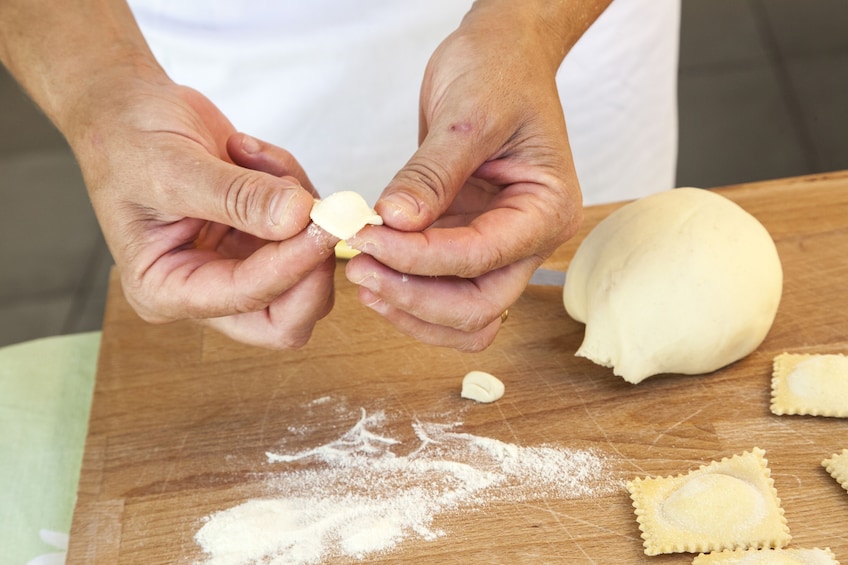 Pasta-making class at a Cesarina's home with tasting -Naples