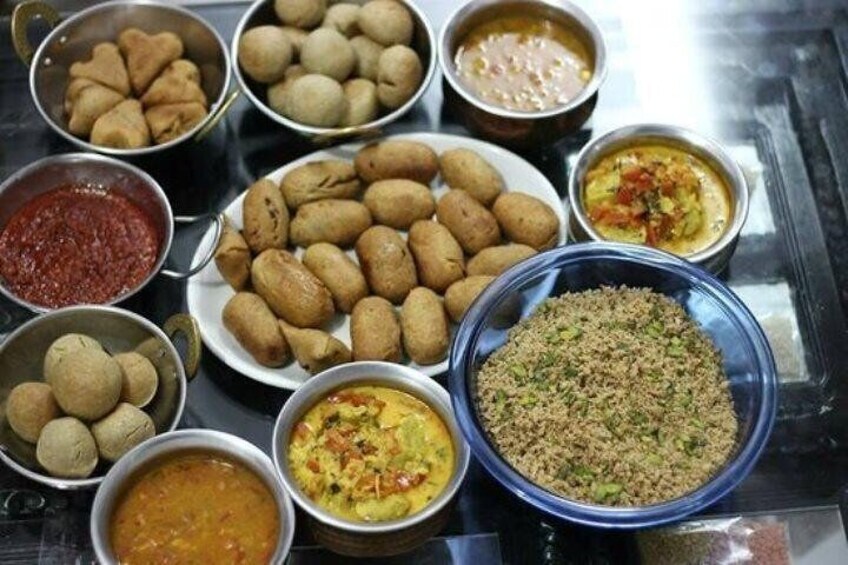 Experience Indian Food Cooking Session At Local Family