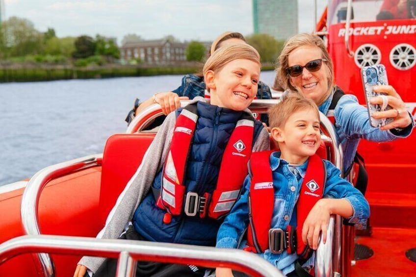 Fantastic family fun on a Thames Rockets London speedboat