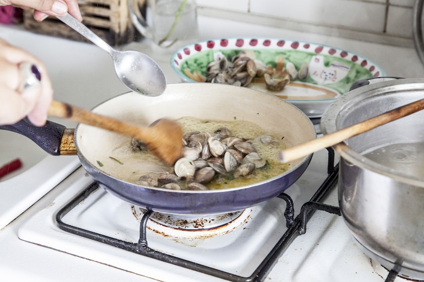 Private cooking class at a Cesarina's home-Cava de' Tirreni