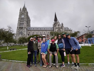 Tur Kota Quito, Teleferico, dan Mitad del Mundo yang dipersonalisasi