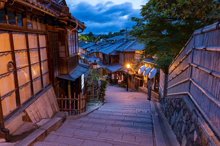 kyoto gion night walking tour