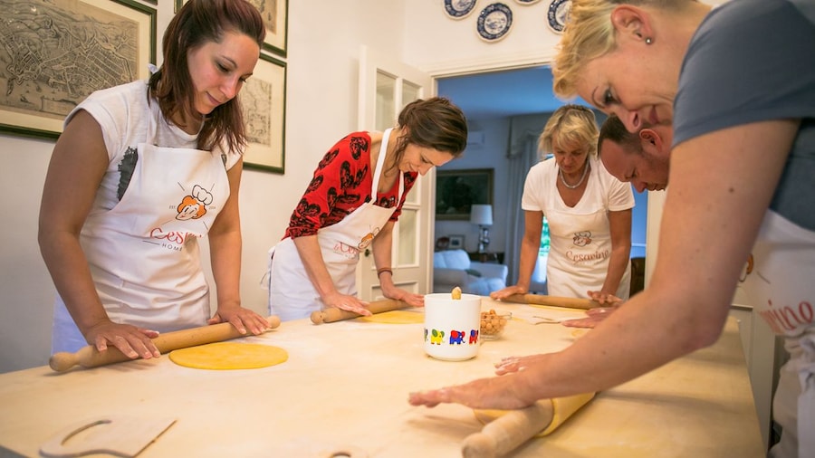 Private cooking class at a Cesarina's home in Ischia