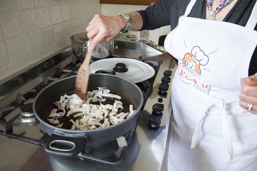 Private cooking class at a local's home in Ischia
