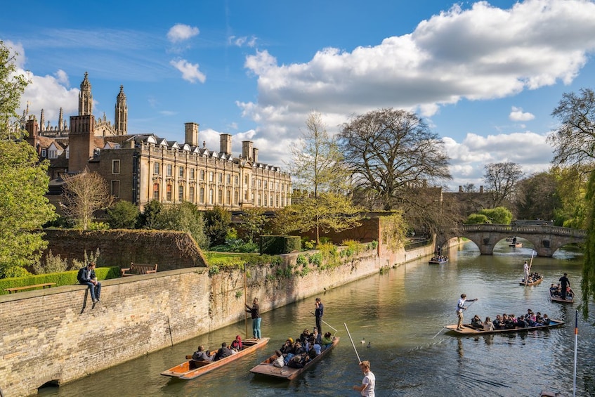 Traditional Cambridge Punting Tour