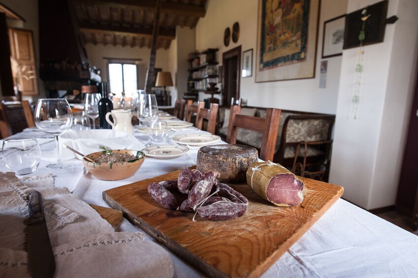 Perugia: Market tour and 4-course Meal in local home